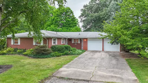 511 Bauer St, Dowagiac, MI 49047