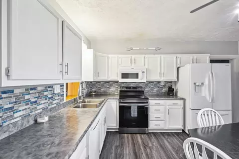 Kitchen - 216 Sunset Blvd, Crystal, MI 48818 photo 5 of 7