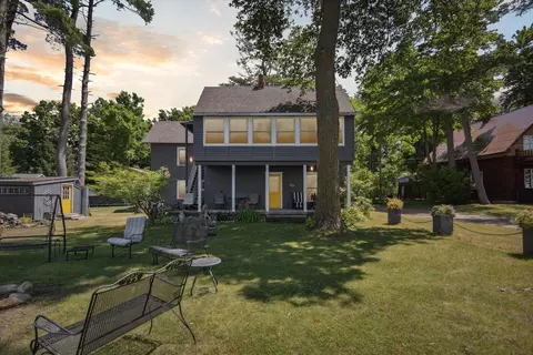 216 Sunset Blvd, Crystal, MI 48818