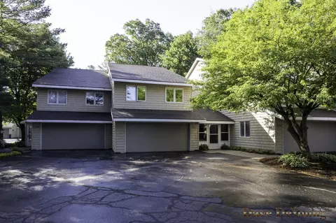 1750 Bay Ct, Holland, MI 49424