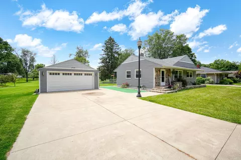 2729 Vrooman Rd, Jackson, MI 49201