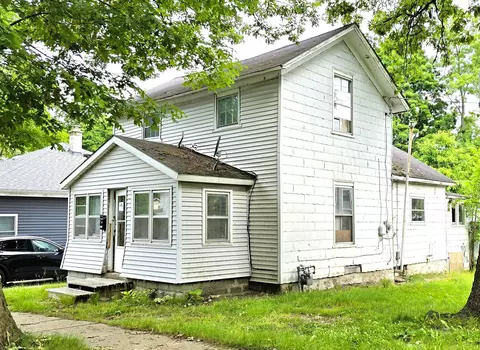 9 Waldron St, Hillsdale, MI 49242