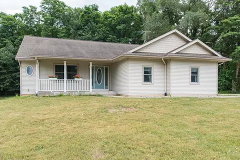 10584 N 10th St, Plainwell, MI 49080