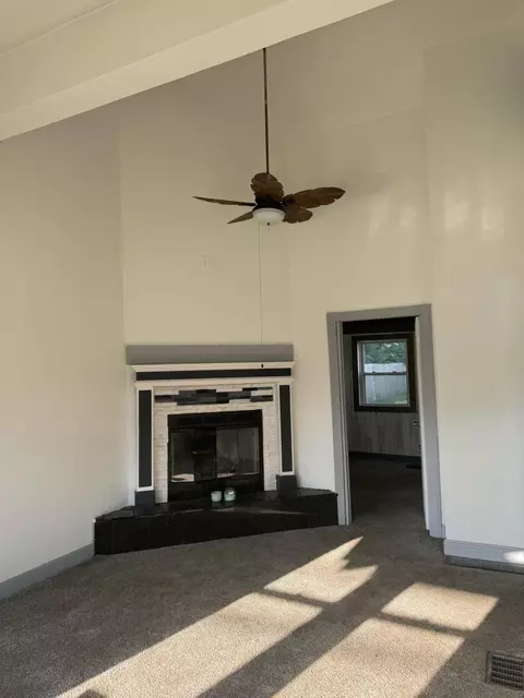 1049 Lowell Avenue Ave, Jackson, MI 49202 photo 4