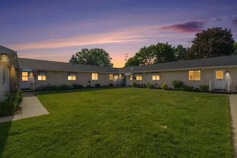 5663 Leisure South Dr SE, Kentwood, MI 49548
