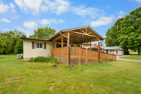15821 Lincoln St, Coral, MI 49322