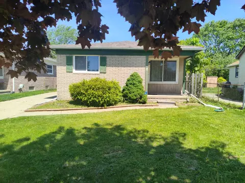 18123 Pasadena St, Roseville, MI 48066