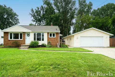 2130 36th St SW, Wyoming, MI 49519