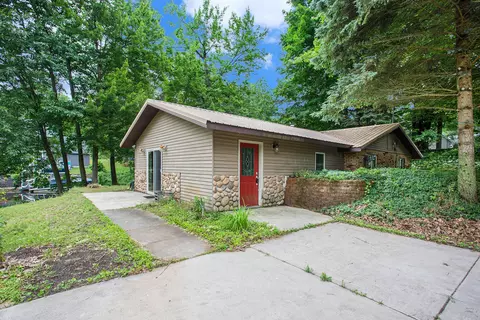 11590 Lakeshore Dr, Lakeview, MI 48850