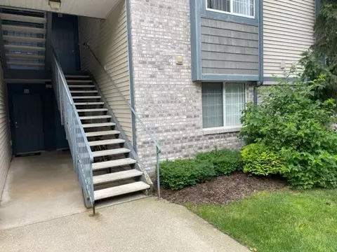 18400 N Ridge Ct #14, Spring Lake, MI 49456