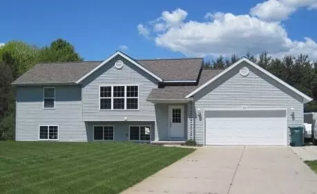 6491 Pine Point Ct, Coopersville, MI 49404
