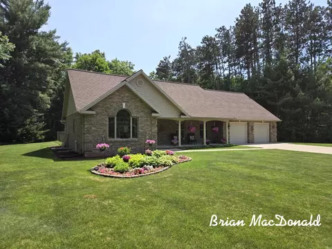 4150 Scenic Pines Dr NE, Rockford, MI 49341