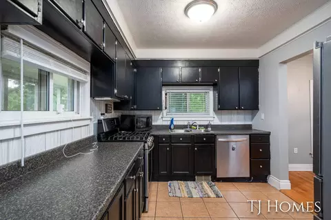 932 James St, Belding, MI 48809 photo 10
