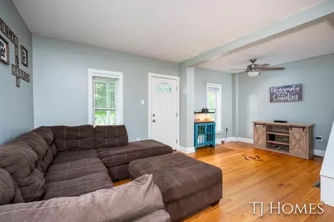 932 James St, Belding, MI 48809 photo 8