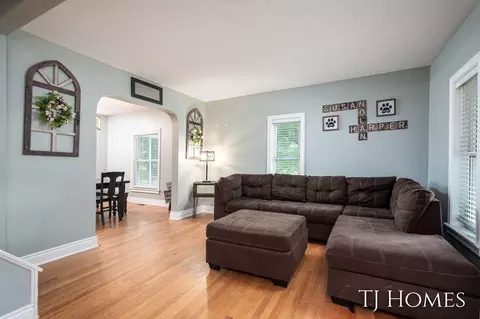 932 James St, Belding, MI 48809 photo 4