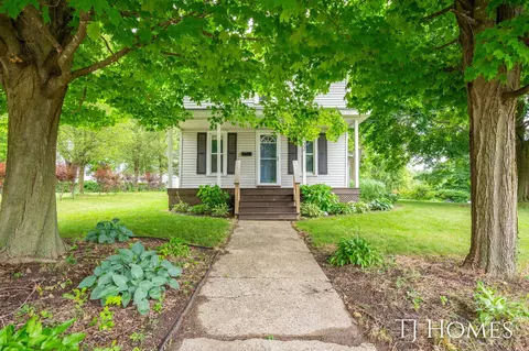 932 James St, Belding, MI 48809 photo 6