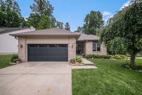 1467 Colony Dr #225, Saline, MI 48176