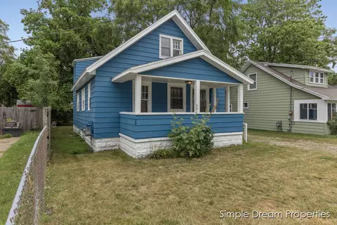 53 Jordan St SW, Wyoming, MI 49548