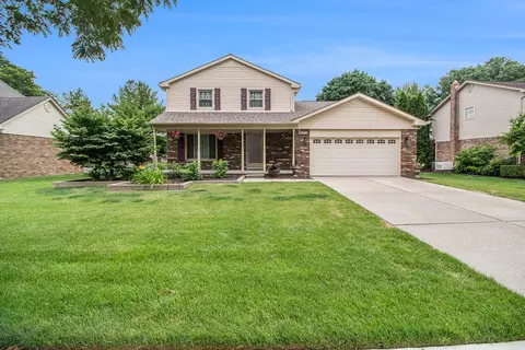 37849 Bristol St, Livonia, MI 48154