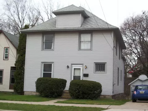 345 Carrier St NE, Grand Rapids, MI 49505