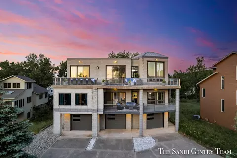 20000 Breton St, Spring Lake, MI 49456