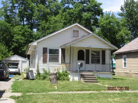 2207 Jerome St, Saginaw, MI 48602