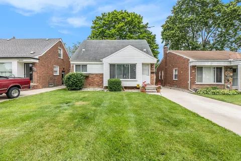 9307 Salem Ln, Redford, MI 48239