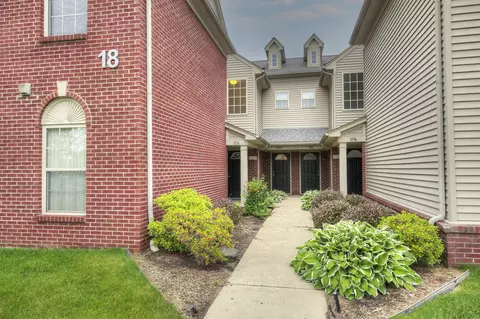 1128 Addington Ln, Ann Arbor, MI 48108