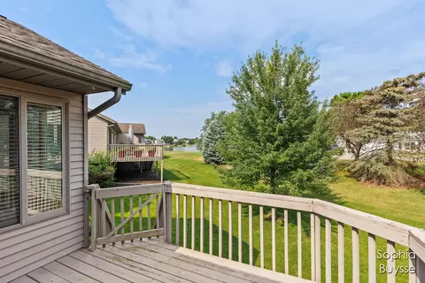 6333 Springmont Ct, Hudsonville, MI 49426