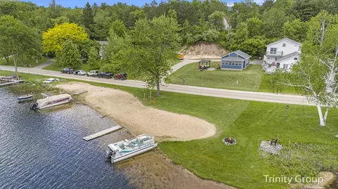 4836 Abraham Dr NE, Lowell, MI 49331