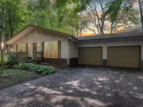 3092 Whipple Rd, Jackson, MI 49201