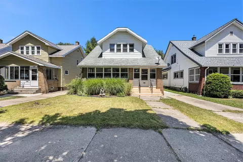 903 Lake Michigan Drive Dr NW, Grand Rapids, MI 49504