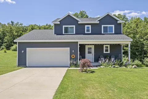 5191 N Point Dr, Pierson, MI 49339