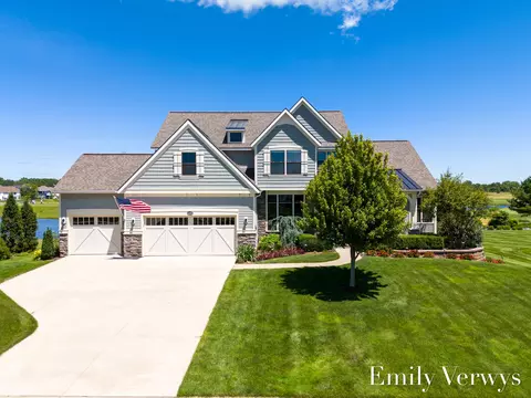 4460 Grand Pt, Holland, MI 49424