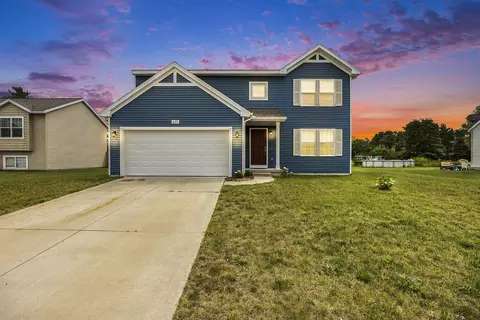 425 White Pine Ct, Belding, MI 48809