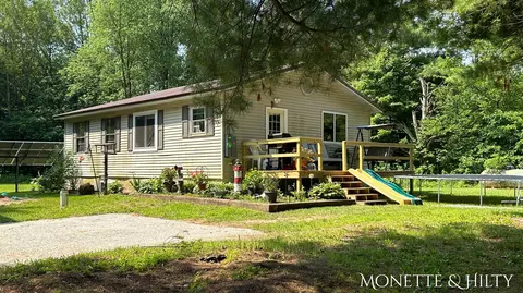 7185 Roosevelt Rd, Holton, MI 49425