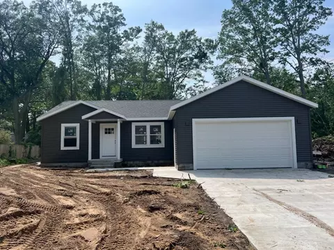 3685 Waalkes St, Norton Shores, MI 49444