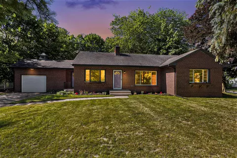 200 W Division St, Sparta, MI 49345