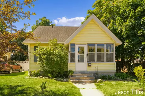 812 Hazen St SE, Grand Rapids, MI 49507