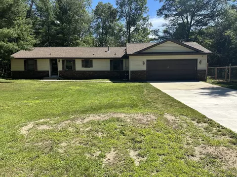 4724 E Croton Dr, Newaygo, MI 49337