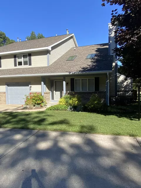 17511 Parkwood Dr #B, Spring Lake, MI 49456