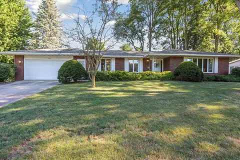 316 W Prairie Ronde St, Dowagiac, MI 49047