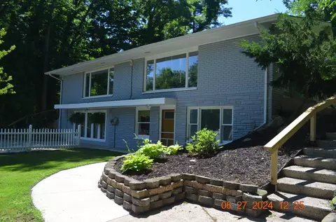 8180 Kephart Ln, Berrien Springs, MI 49103