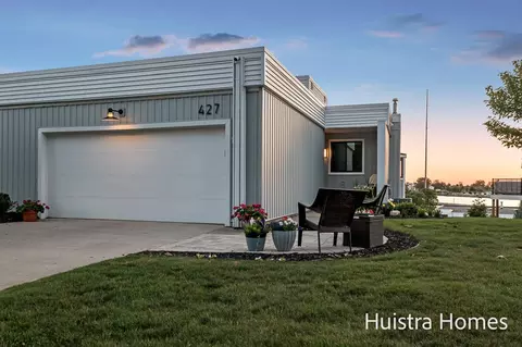 427 Sand Dr, Grand Haven, MI 49417