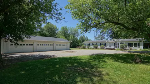 6802 Ryno Rd, Coloma, MI 49038
