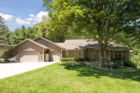 2521 Chippendale Dr, Kalamazoo, MI 49009