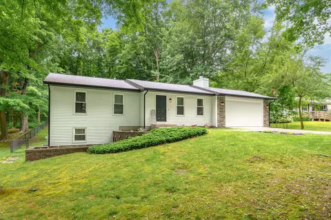 9109 E De Ave, Richland, MI 49083