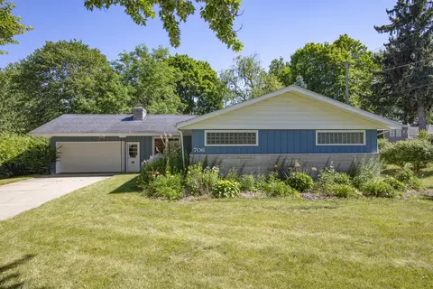 706 Rynearson St, Buchanan, MI 49107
