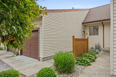 3534 Golfside Dr #128, Hudsonville, MI 49426