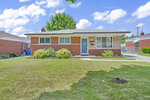 27929 Walker Ave, Warren, MI 48092
